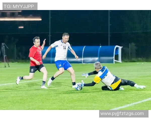 艾科坎与雷加利斯展开激烈对决球会友谊赛精彩纷呈